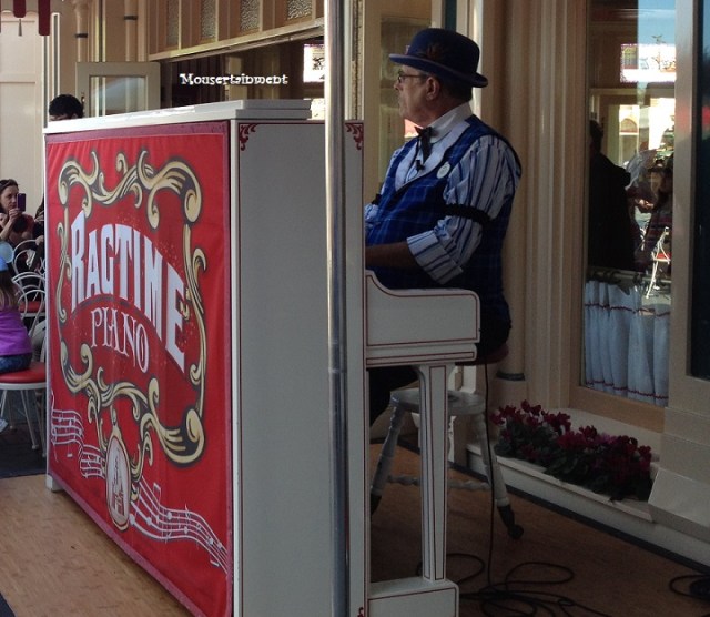 Ragtime Robert at the piano.